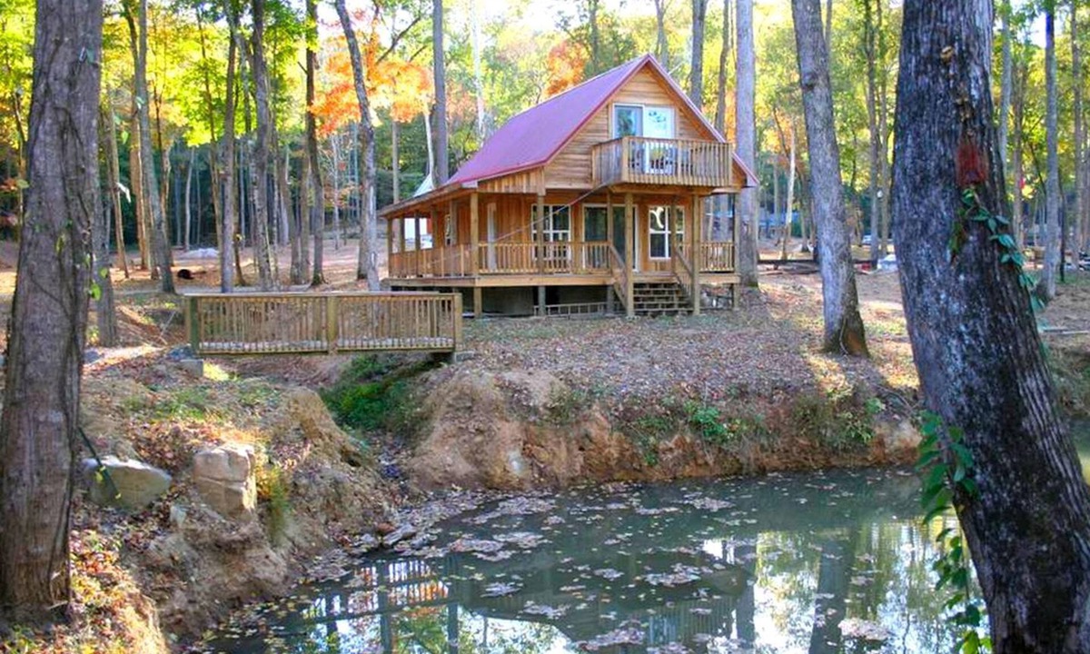 Joppa House | Creekside Cabin Rental Perfect for Families near Guntersville Lake, Alabama