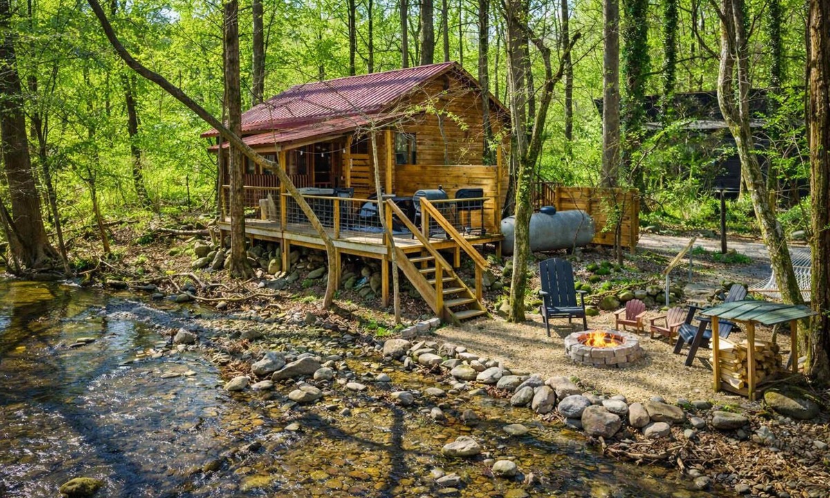 Rocky Grove Cabin | Creekside Getaway Hot Tub Smoky Mtns