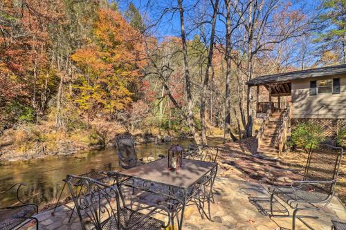 Mars Hill House | Creekside Retreat w/Deck, 18 Miles to Wolf Ridge