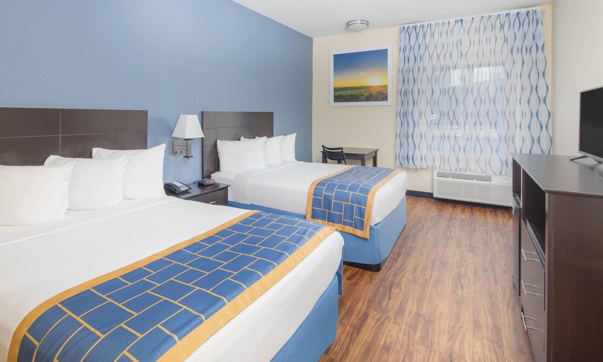 Macon Hotel | Days Inn by Wyndham Macon I-75 North