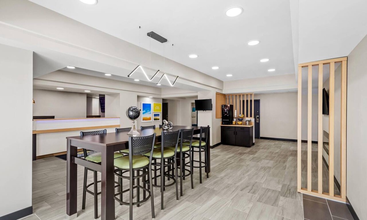 Union City Hotel | Days Inn & Suites by Wyndham Union City