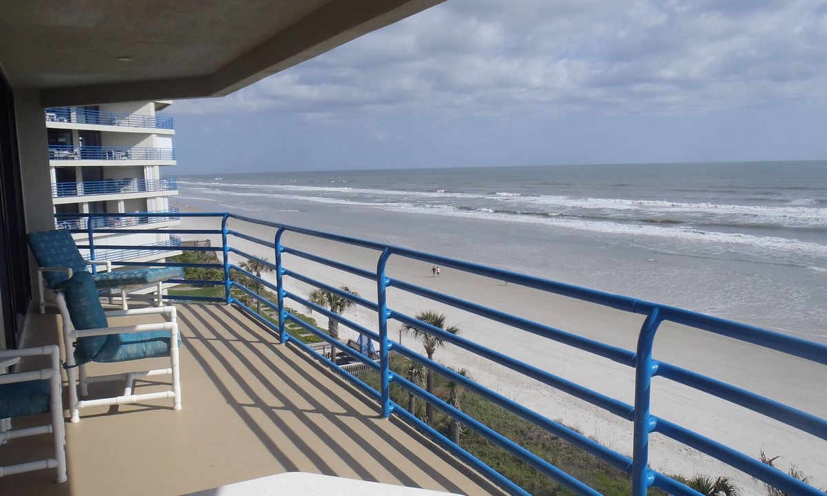 New Smyrna Beach Condo | Direct ocean front-3 bedrooms-full amenities-best building on non-driving beach