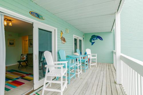 Ono Island Apartment | Docks On Old River 11B By Pkrm