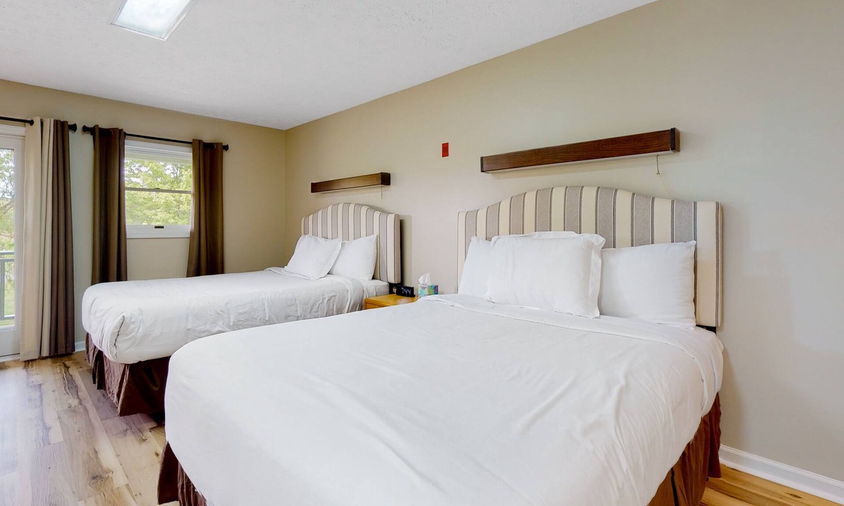 Baneberry Apartment | Dog-friendly studio with fitness room & game room - walk to the lake