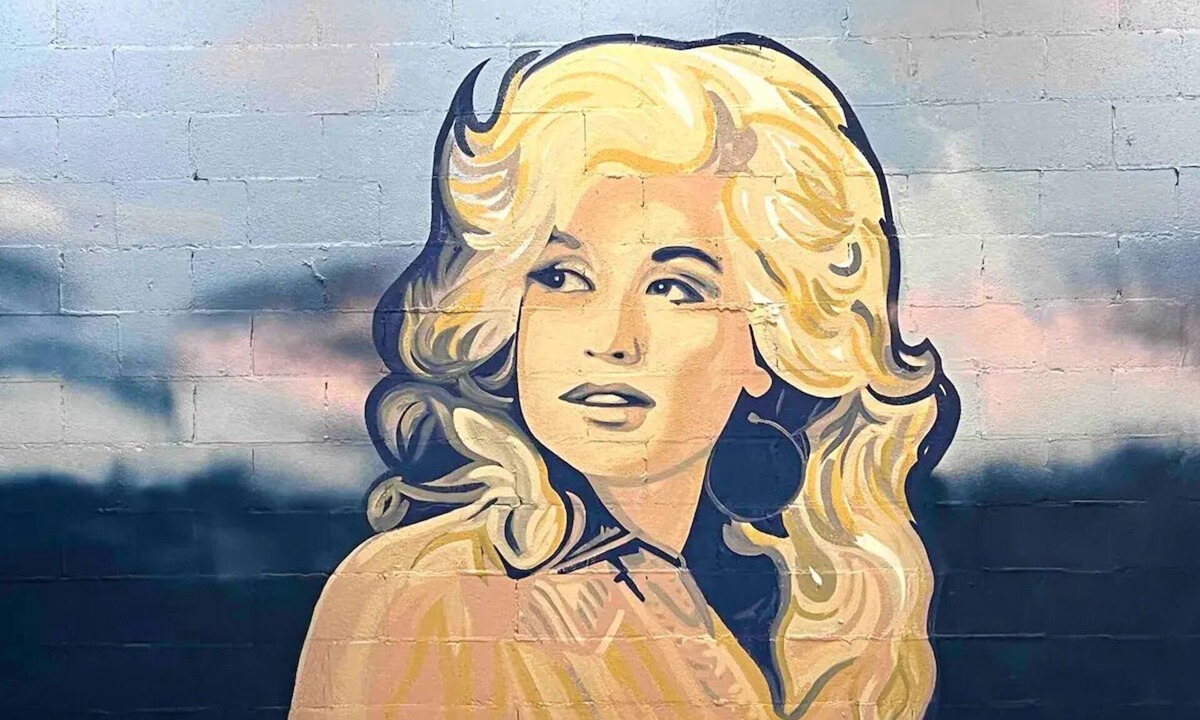Sevierville House | Dolly Parton's "A Cowboy's Way."