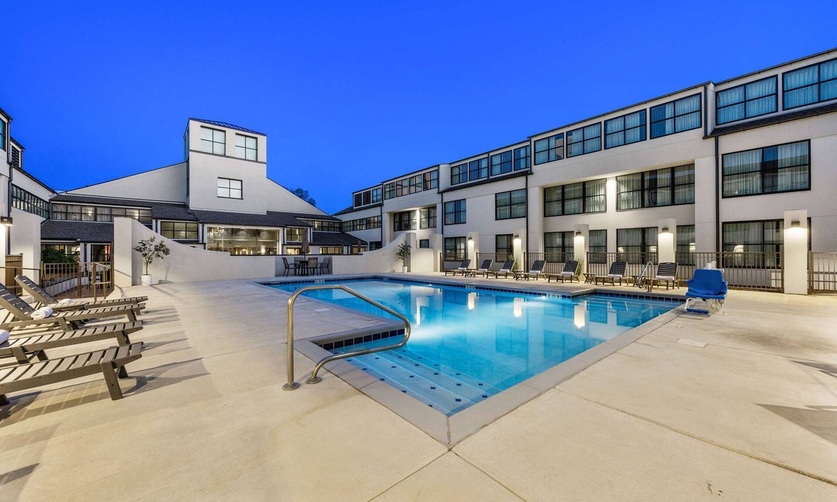 Huntsville Hotel | DoubleTree Suites by Hilton Hotel Huntsville South