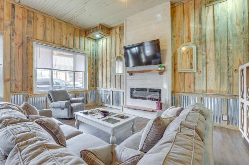 Lineville Apartment | Downtown Lineville Vacation Rental ~ 10 Mi to Lake