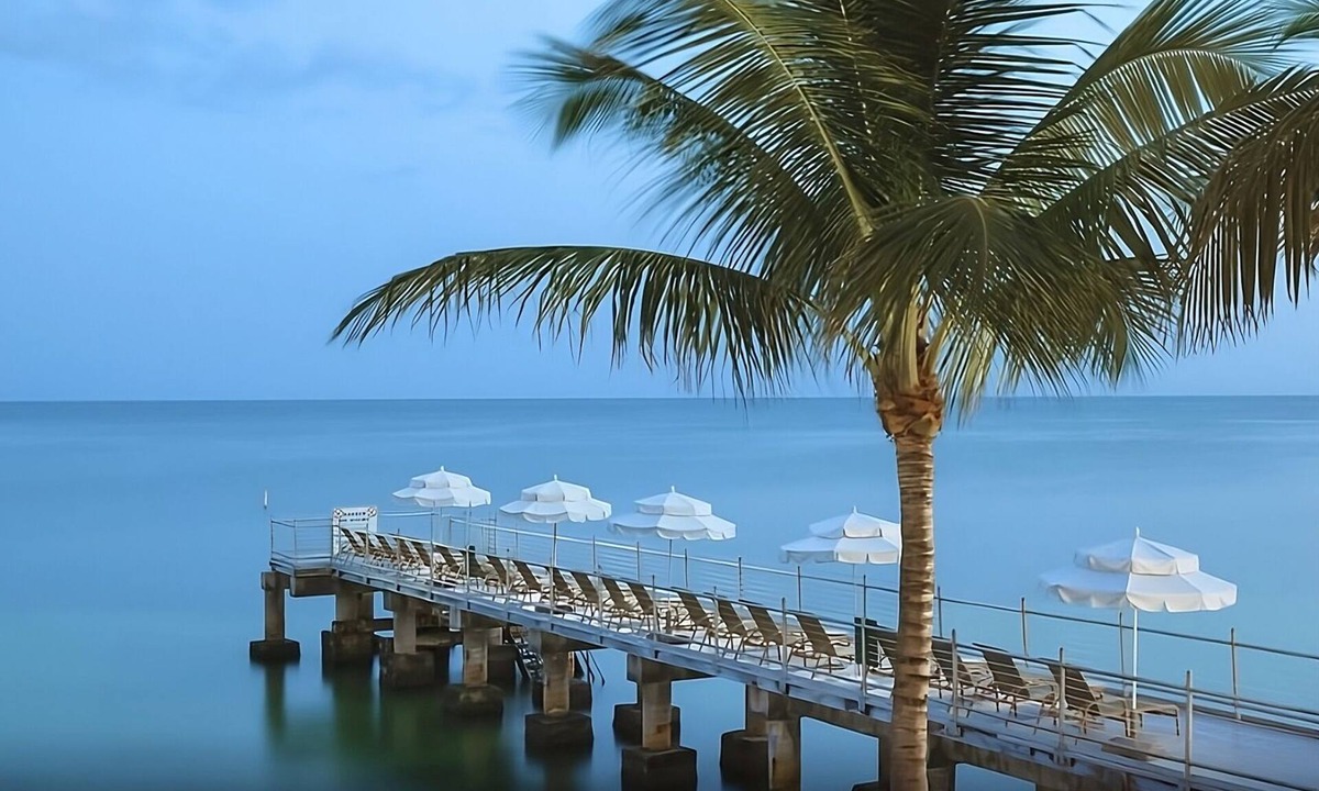 Uptown - Upper Duval House | Duval Street Where Old Town Meets the Atlantic! 2 Modern Units, 3 Pools, Spa!