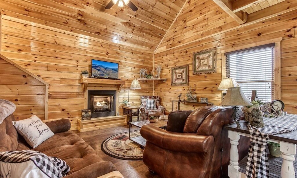 Sevierville Cabin | 🦅Eagle's Hangout | Game Room + Pool Table + Hot Tub + Community Pool🏔️
