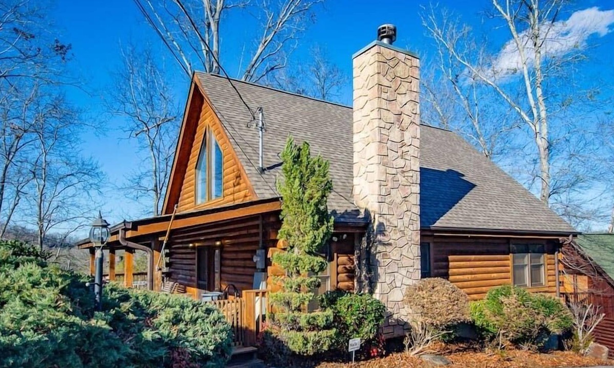 Sevierville Cabin | Eagle's Nest Summary: