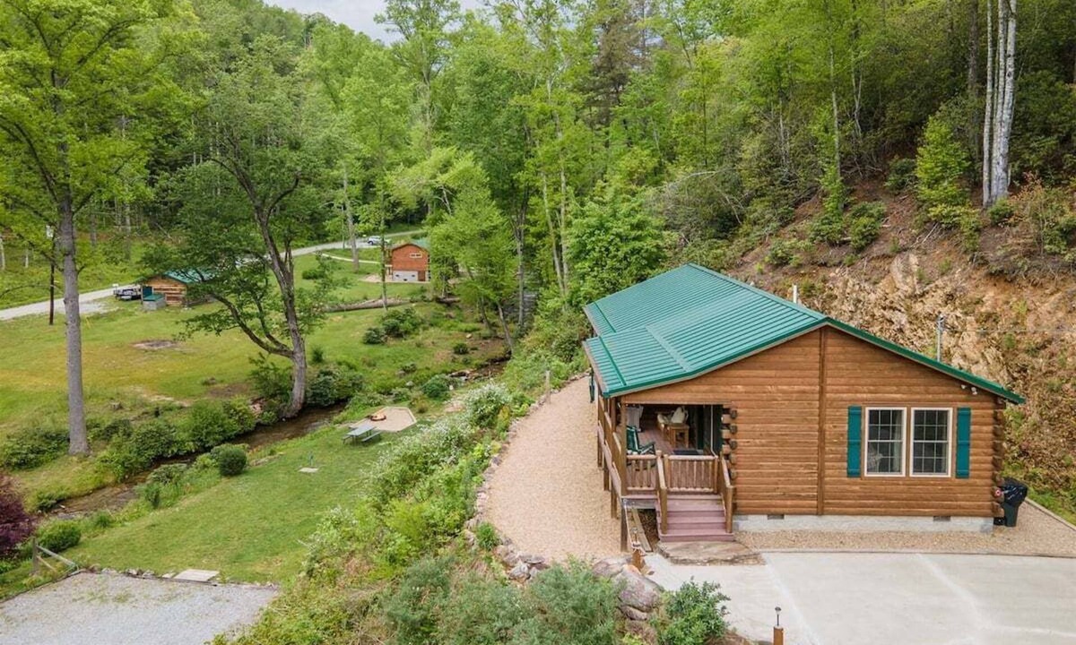 Pisgah Forest Cabin | Eagles Nest, Creekside with Firepit