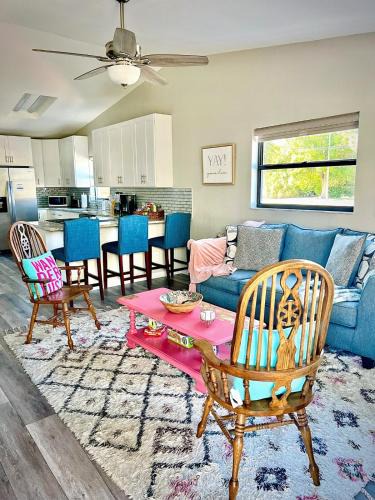 Palm Harbor House | Eat, Drink, Beach · Steps to Downtown