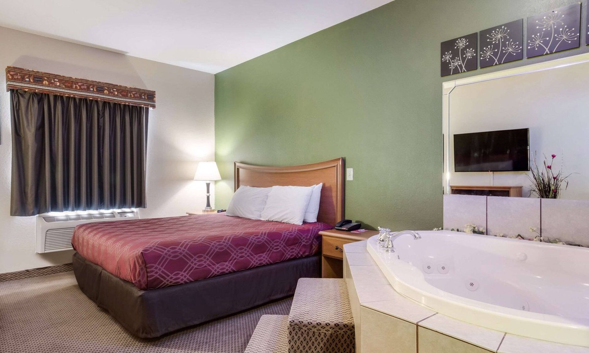 Rockmart Hotel | Econo Lodge Inn & Suites Rockmart