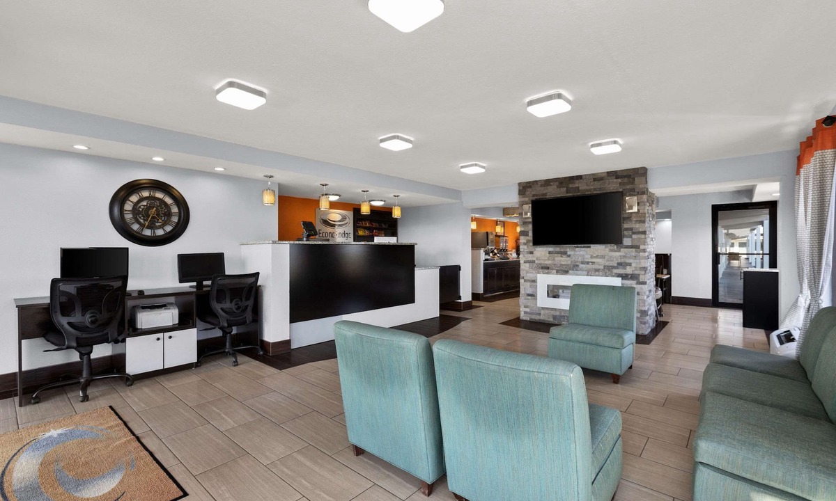 White Pine Hotel | Econo Lodge White Pine Morristown I-81 & I-40 Split