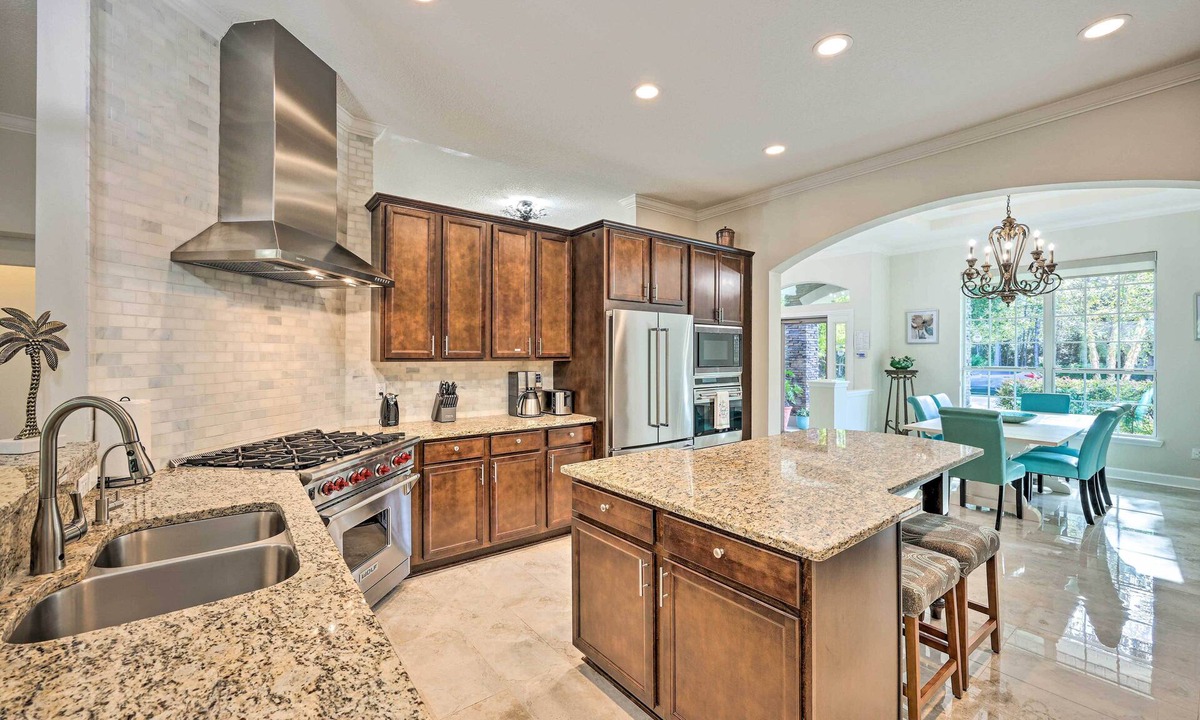 Fernandina Beach House | Elegant Fernandina Beach Home: Patio & Fenced Yard