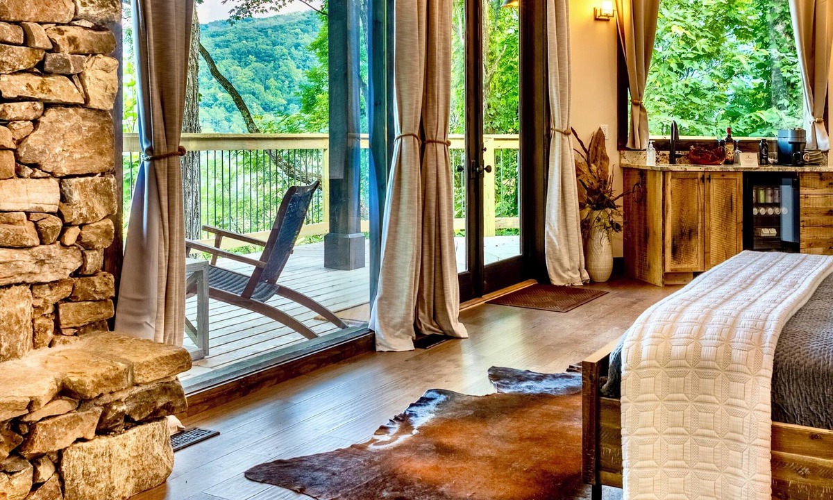 Waynesville Resort | Elk & Embers Mountain Hideaway