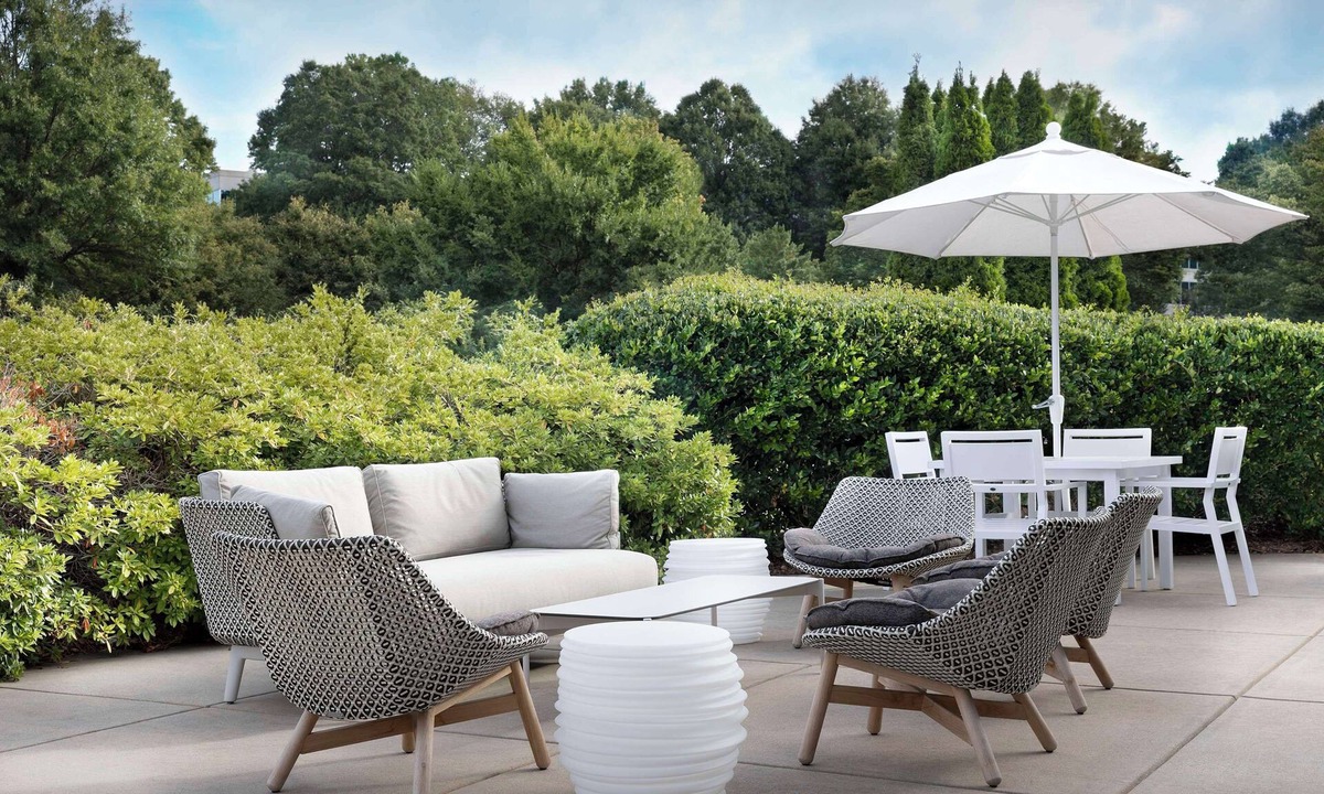 Town Center Hotel | Embassy Suites Atlanta - Kennesaw Town Center