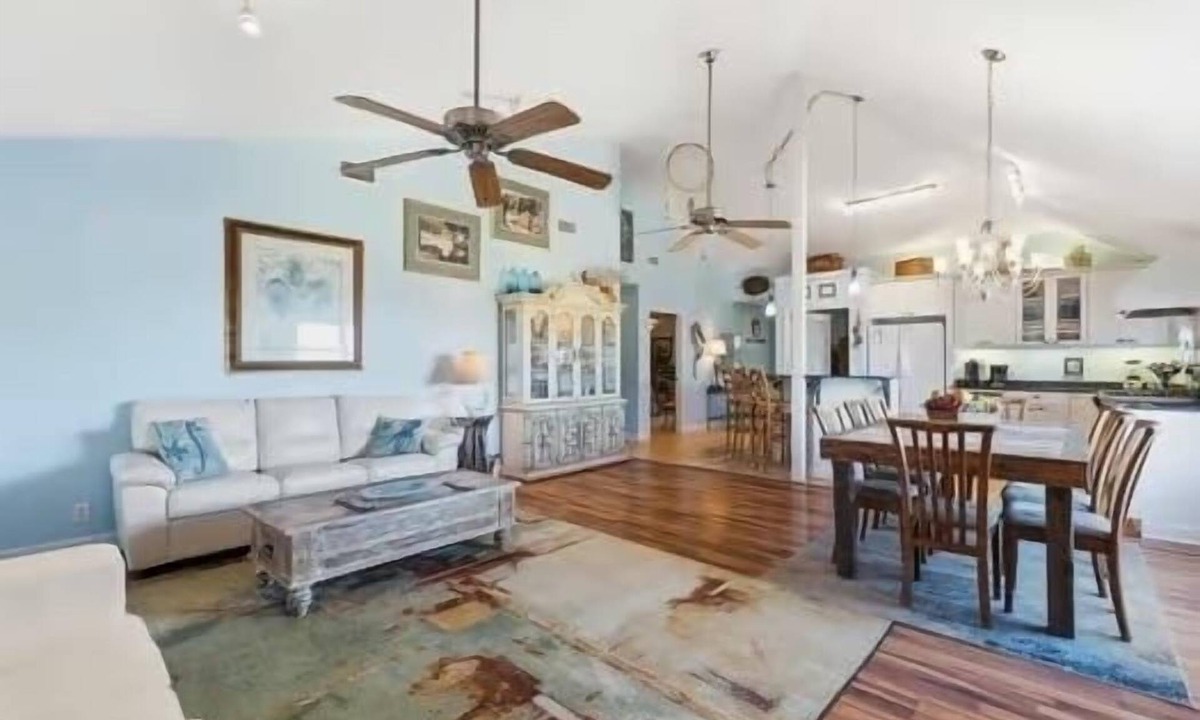 Ocean Springs House | Enchanting Spacious Beach House With Hot Tub, Game Room, Tiki Bar & Fishing Dock