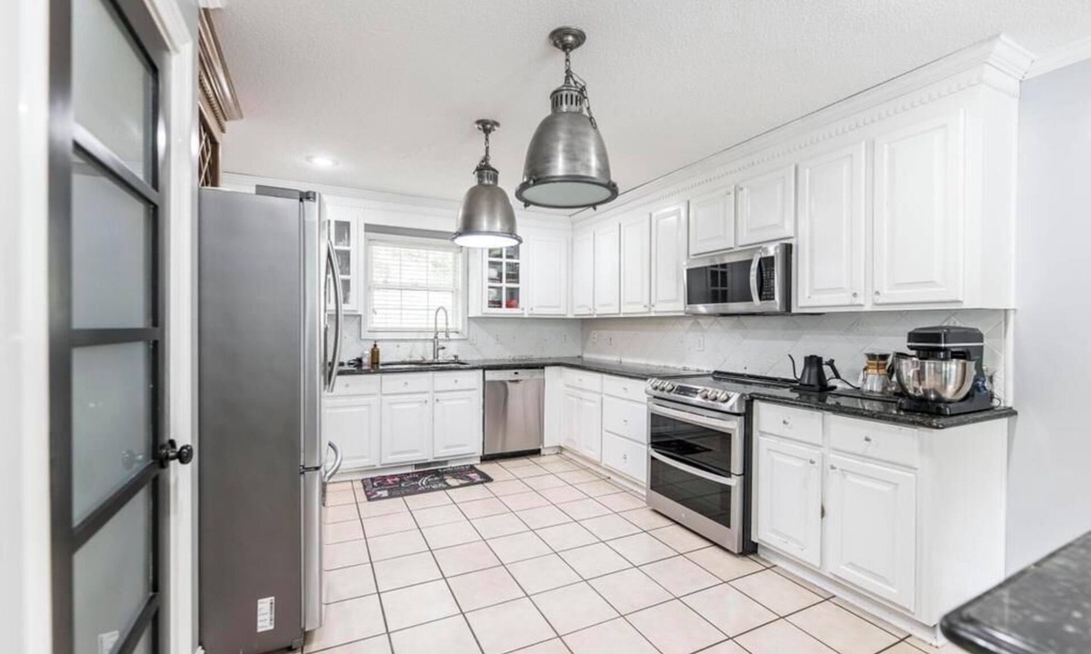 Kathleen House | Escape to the serene beauty of Kathleen with our delightful 3-bedroom home!