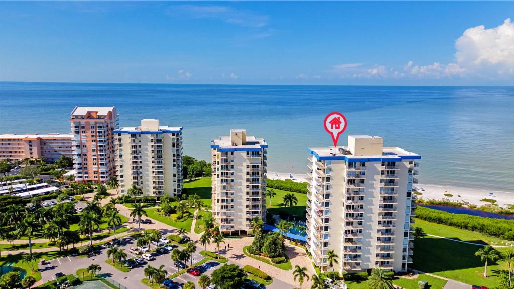 South Island Apartment | Estero Beach and Tennis PH2