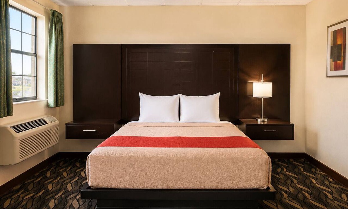 Ira Hotel | Extended Stay Snyder