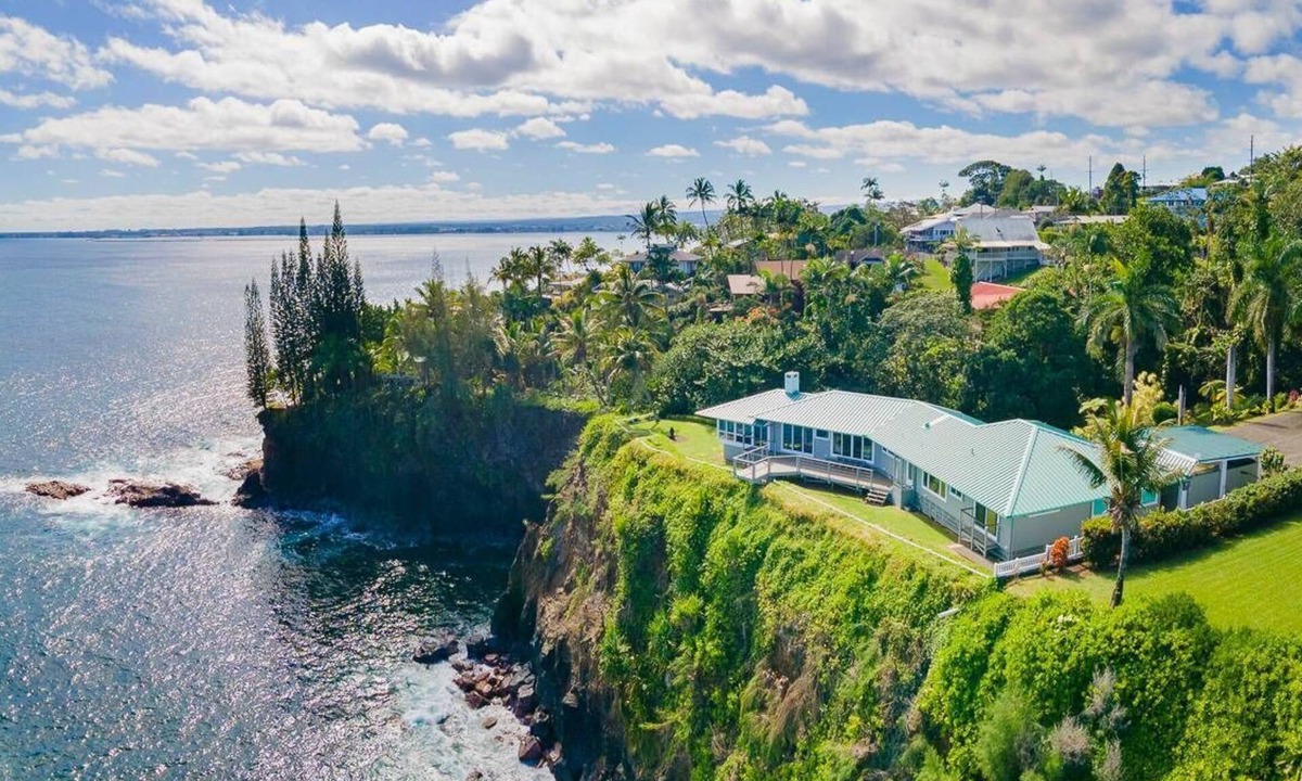 Paukaa House | EXTRAORDINARY Hale Kuikahi Oceanfront Retreat - fully airconditioned!