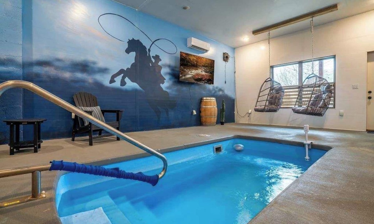 Sevierville Cabin | Family Cabin with Fire Pit, Sauna & Mini Golf!