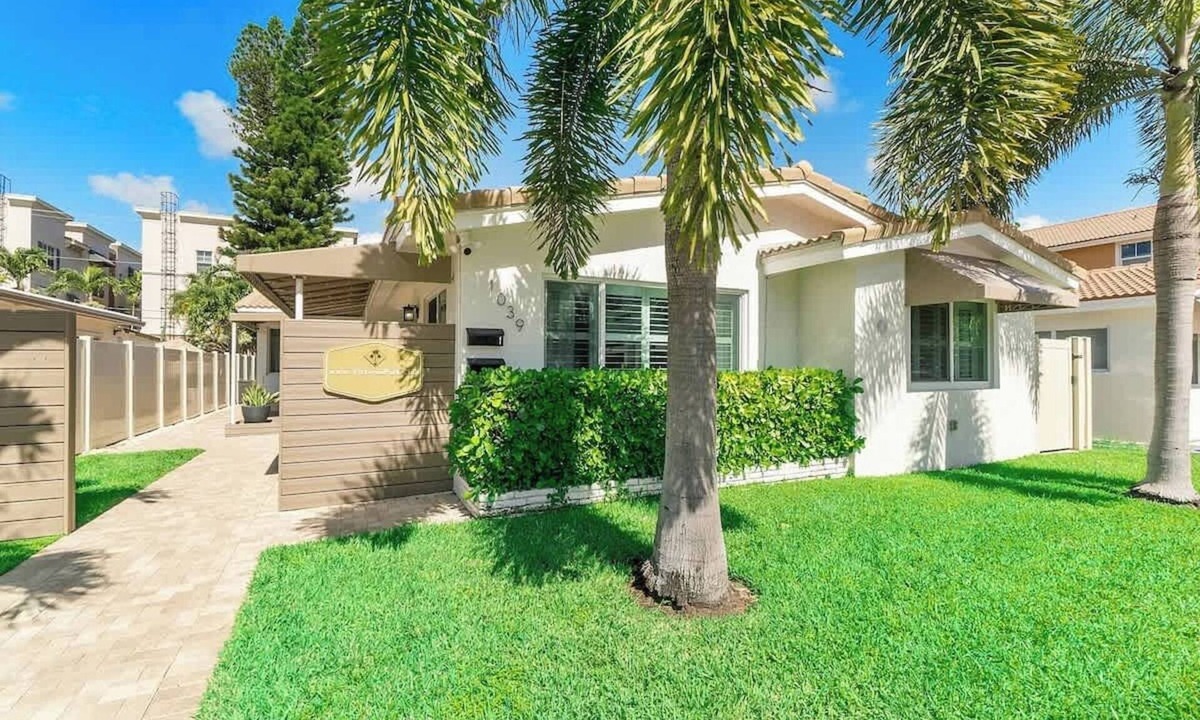 Lake Ridge House | Family Compound🏠Tiki Hut/Close to Beach👙King Beds🛏️