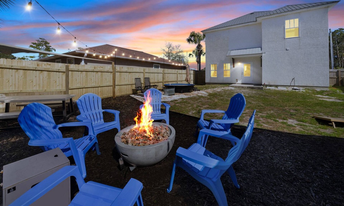 Inlet Beach Heights House | Family Getaway 4BR Games Fire Pit Easy Beach Access Fenced Yard Pet Friendly