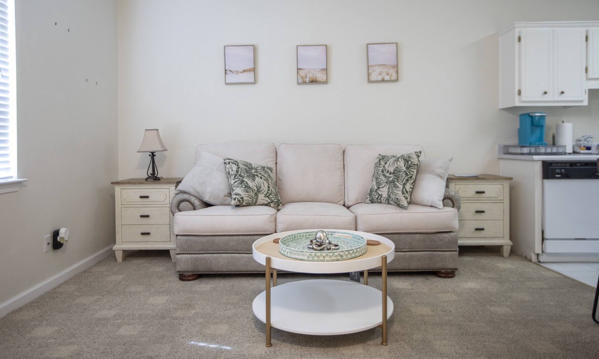 Scenic Gulf Drive Condo | Family/pet friendly, pool on-site, 5 min walk to beach, & popular dinning