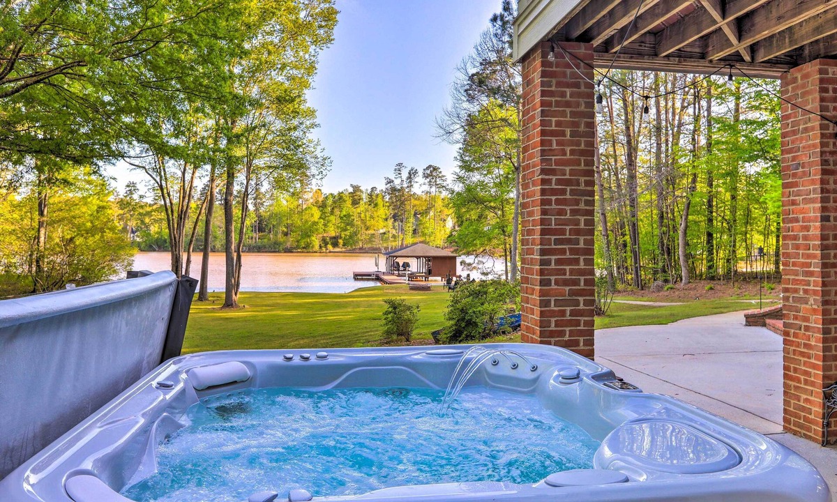 Milledgeville House | Fire Pit & Dock: Waterfront Lake Sinclair Getaway!