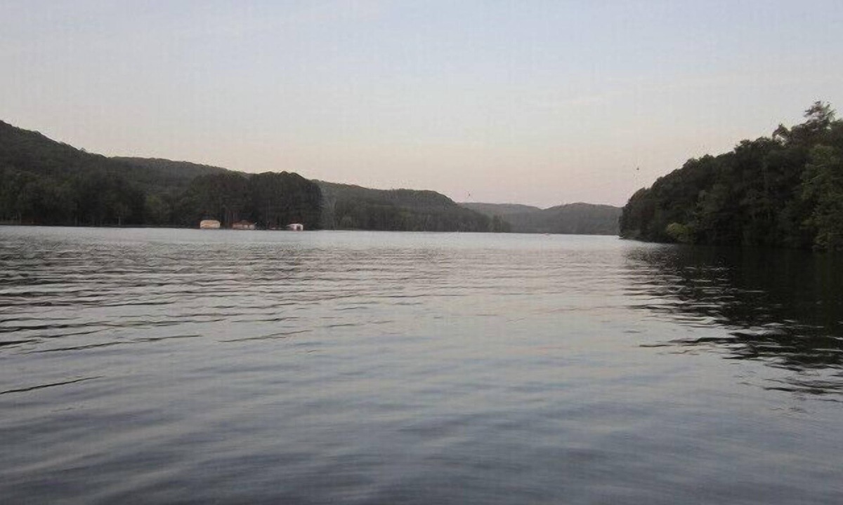 Grant House | Fishing, Skiing, Swimming On A Quiet Secluded Valley Lake