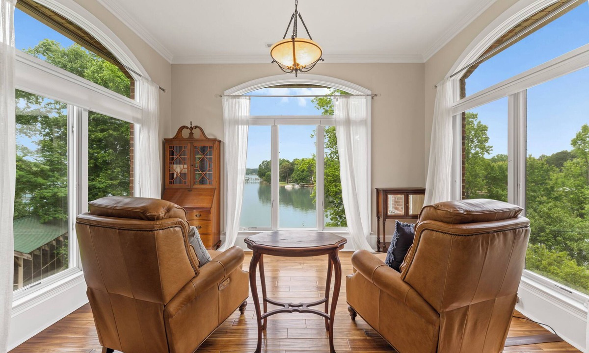 Mooresville House | Flip Flop Therapy by AvantStay | Lakefront Home w/Game Room & Dock Access