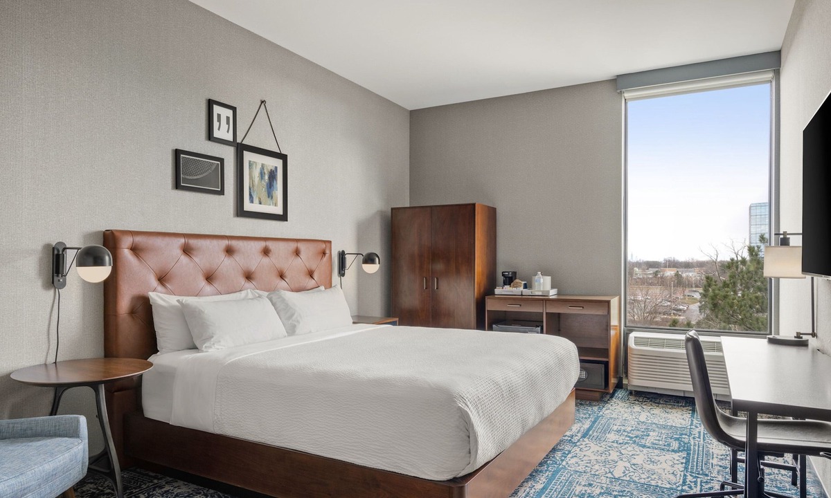 Westchester Hotel | Four Points by Sheraton Chicago Westchester/Oak Brook