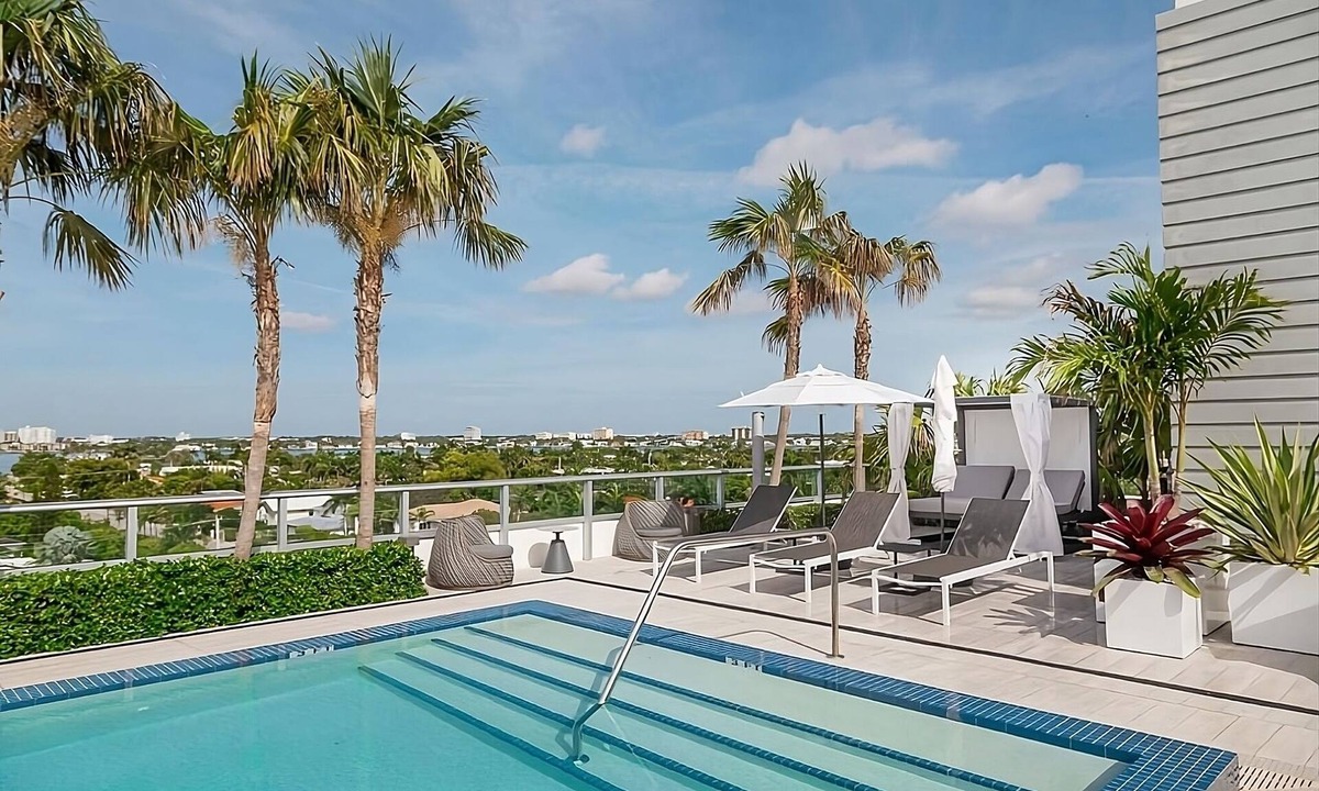 Bay Harbor Islands Hotel | Four Spacious Rooms! Rooftop Pool, Pet-friendly, Close to Bal Harbour Beach!