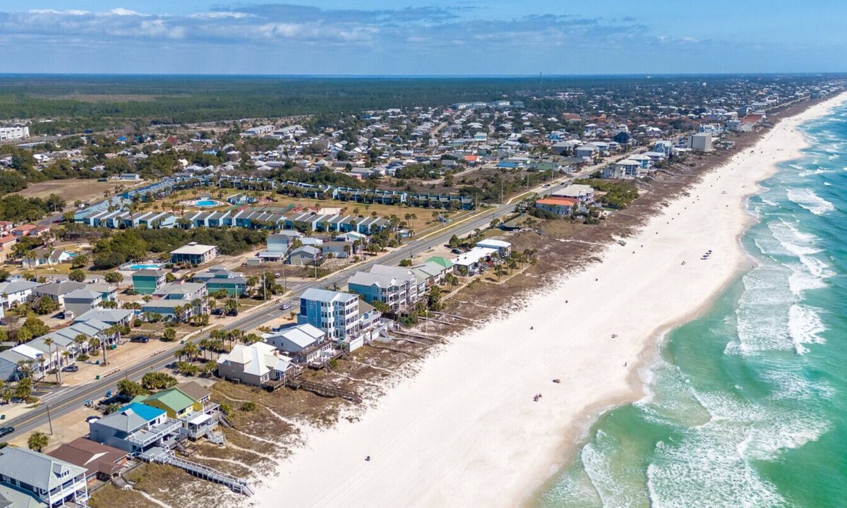Sunnyside Villa | Front Beach Rd Gulf Escape 2BR/2.5BA