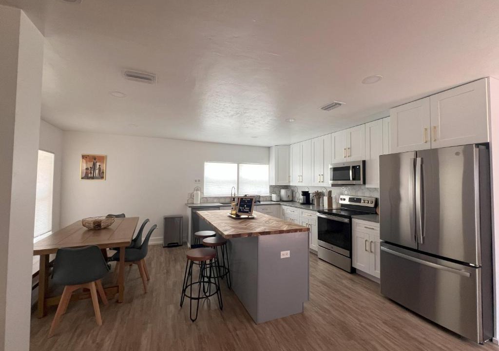 Tallahassee Apartment | Fully Furnished Executive Housing - Whole House - Mabry Manor