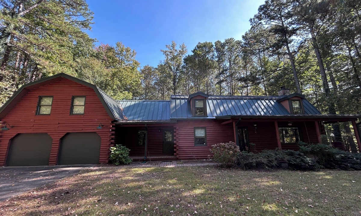 Clarkdale Cabin | Fully Renovated Serene Log Cabin Escape in NW Metro ATL Powder Springs West Cobb