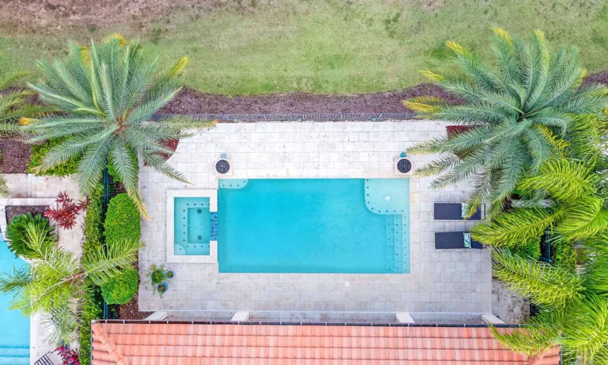 Reunion House | Games Room | Private Pool with Golf Course Views