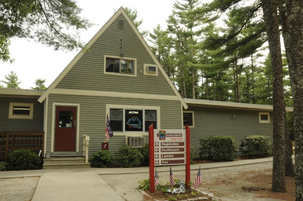 Rochester Resort | Gateway to Cape Cod Vacation Cottage Two Baths 5
