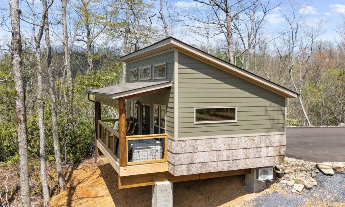 Rocky Grove Cabin | Gatlinburg 24 min + HotTub +King Bed #7