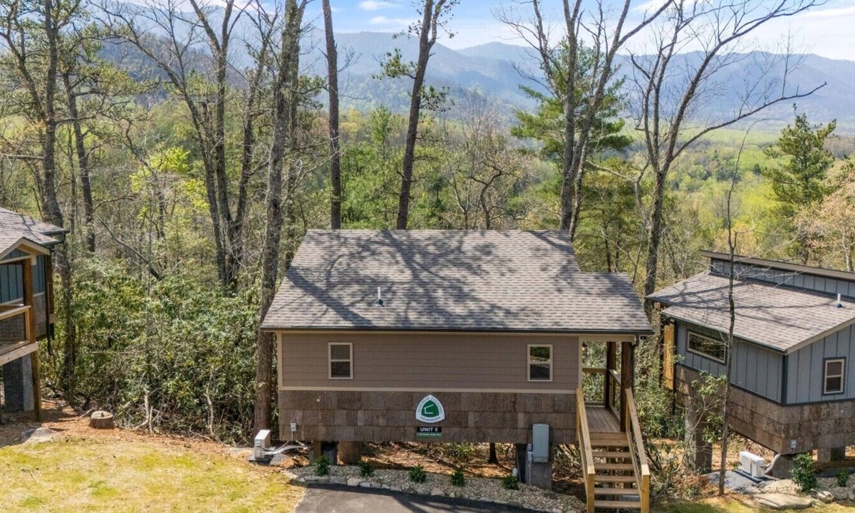 Rocky Grove Cabin | Gatlinburg 24 min + HotTub +King Bed #5
