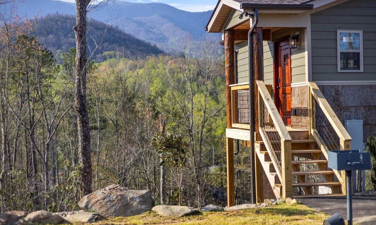 Rocky Grove Cabin | Gatlinburg 24 min + HotTub +King Bed #3