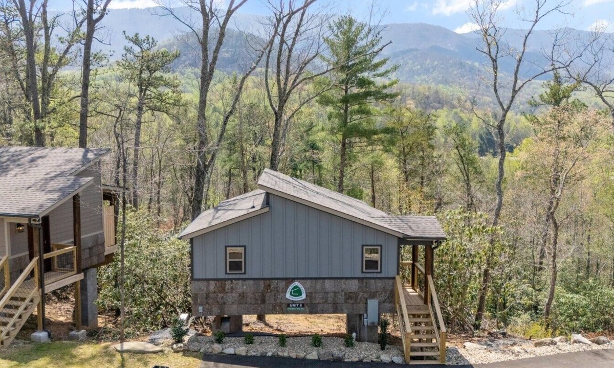 Rocky Grove Cabin | Gatlinburg 24 min with HotTub +King Bed #6