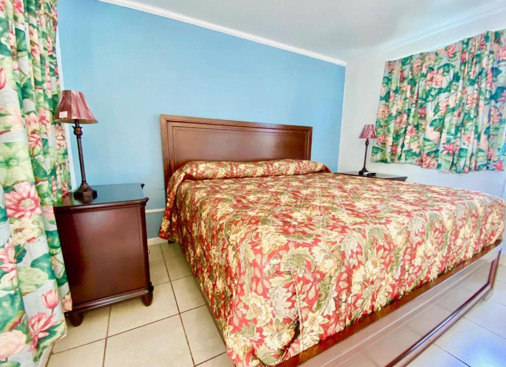 East Naples Hotel | Glades Motel - Naples