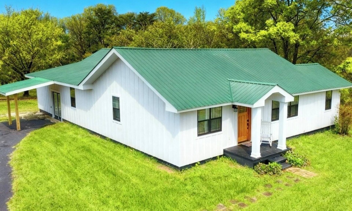 Bryant House | Grandpa's farmhouse at Price Pond