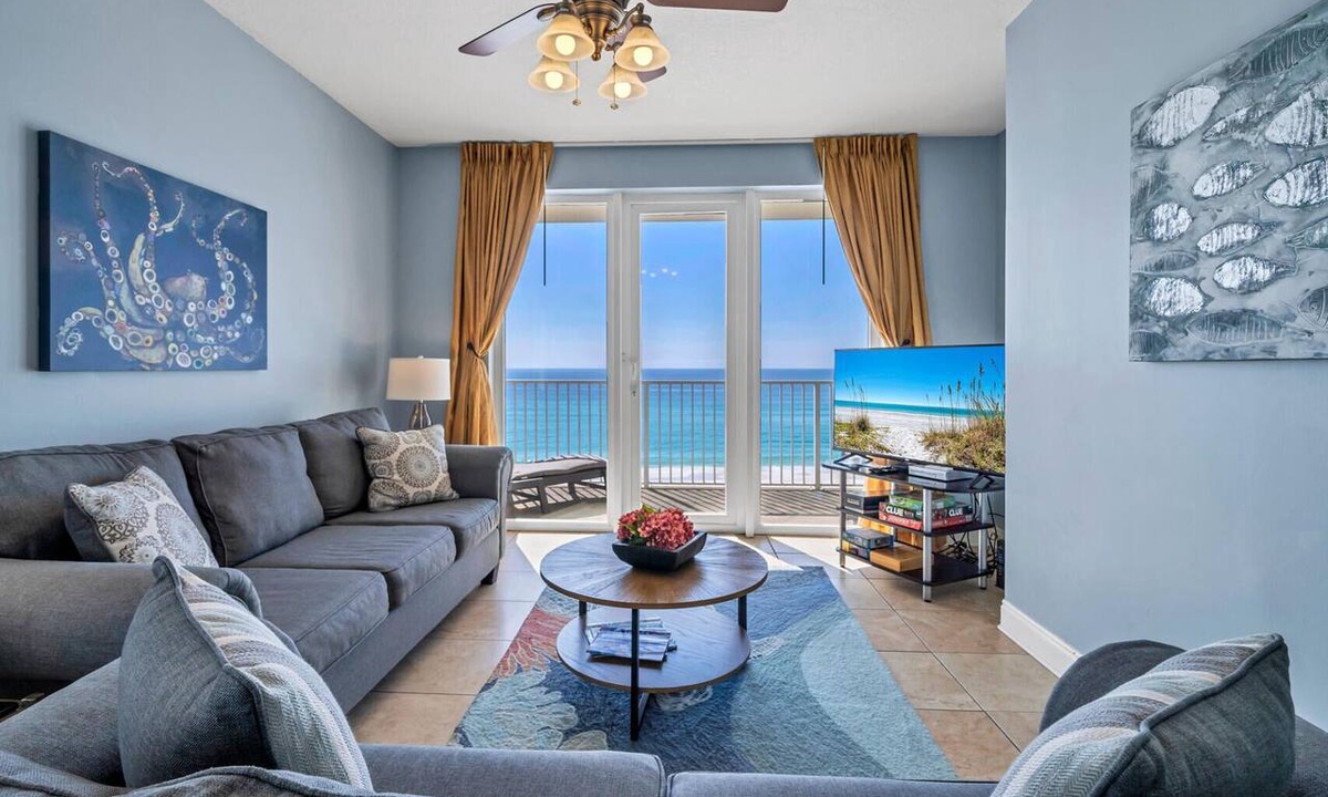 Fort Walton Beach Condo | Gulf-front corner unit. 5th floor. Beach service during season!
