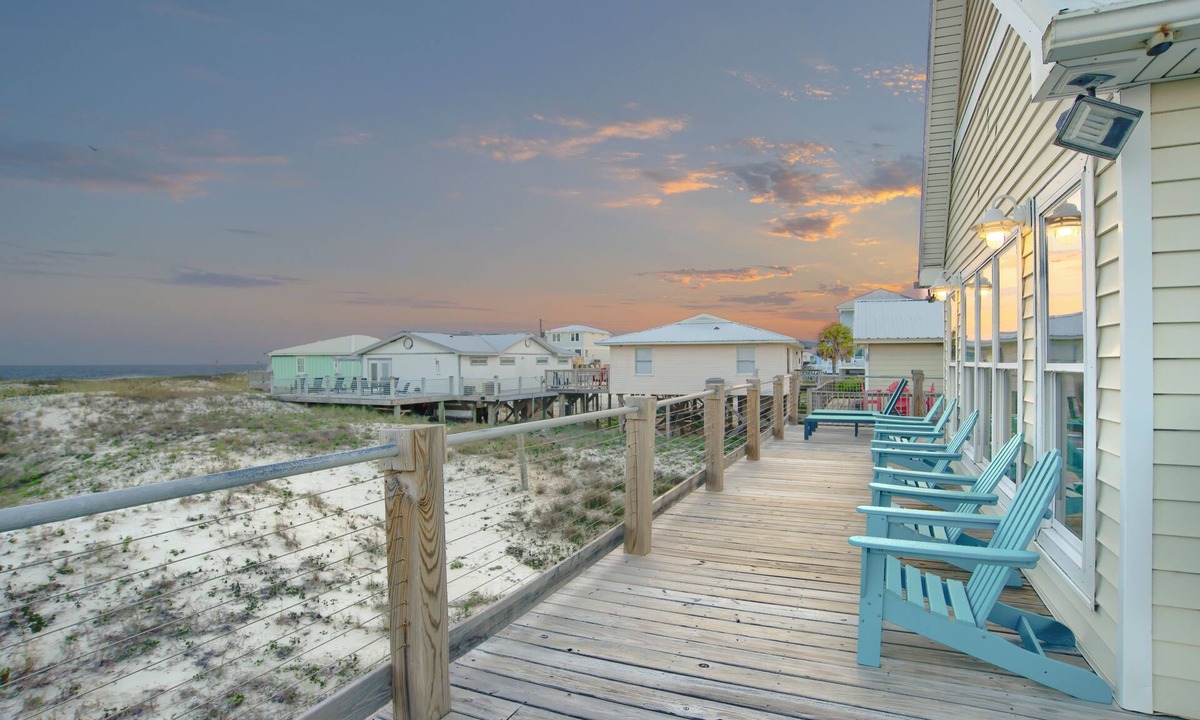 Fort Morgan House | Gulf Shores home with direct beach access and putt putt