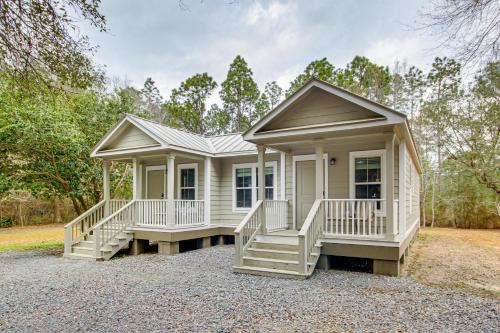 Gulfport House | Gulfport Cottage w/Fire Pit: Relax & Recharge!