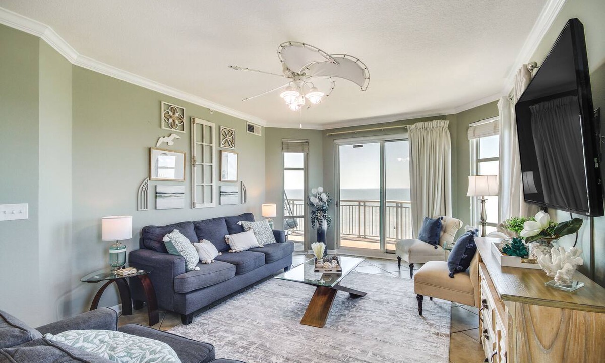 Gulfport Apartment | Gulfport Oceanfront Vacation Rental: Walk to Beach